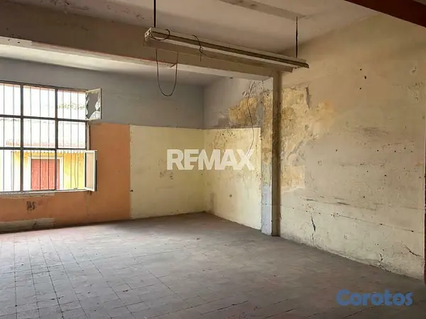 oficinas y locales comerciales - Edificio en ZONA COLONIAL 5