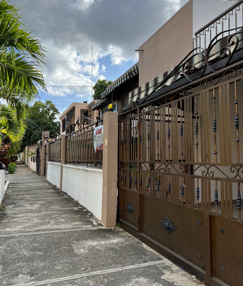 casas - Casa en Miraflores, Santo Domingo.