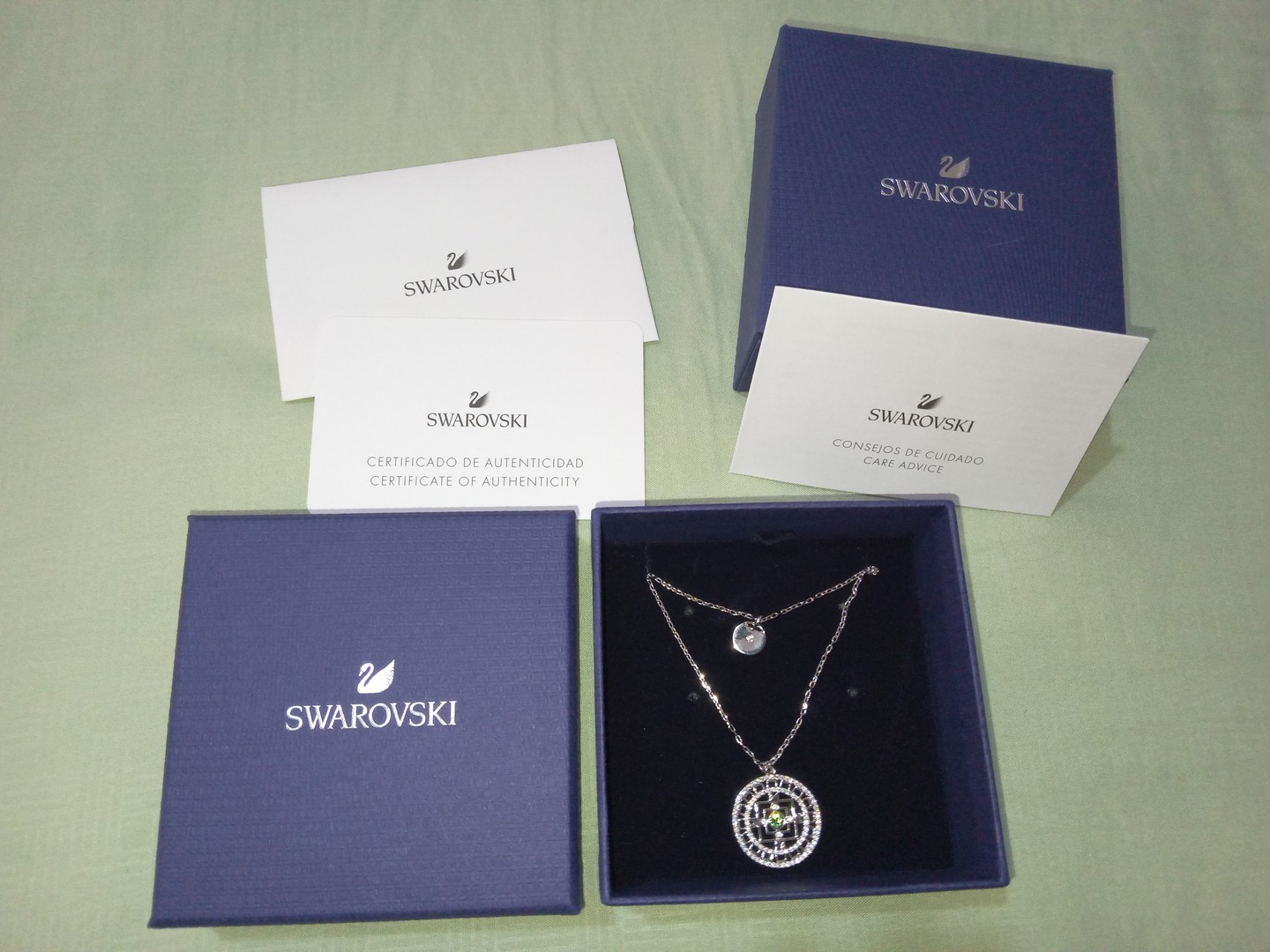joyas, relojes y accesorios - SWAROVSKI - Collar con símbolo de mandala $5,000 2