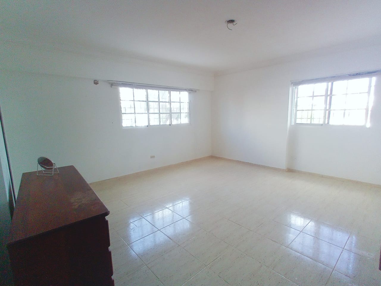 apartamentos - Se vende amplio apartamento en Evaristo Morales 1