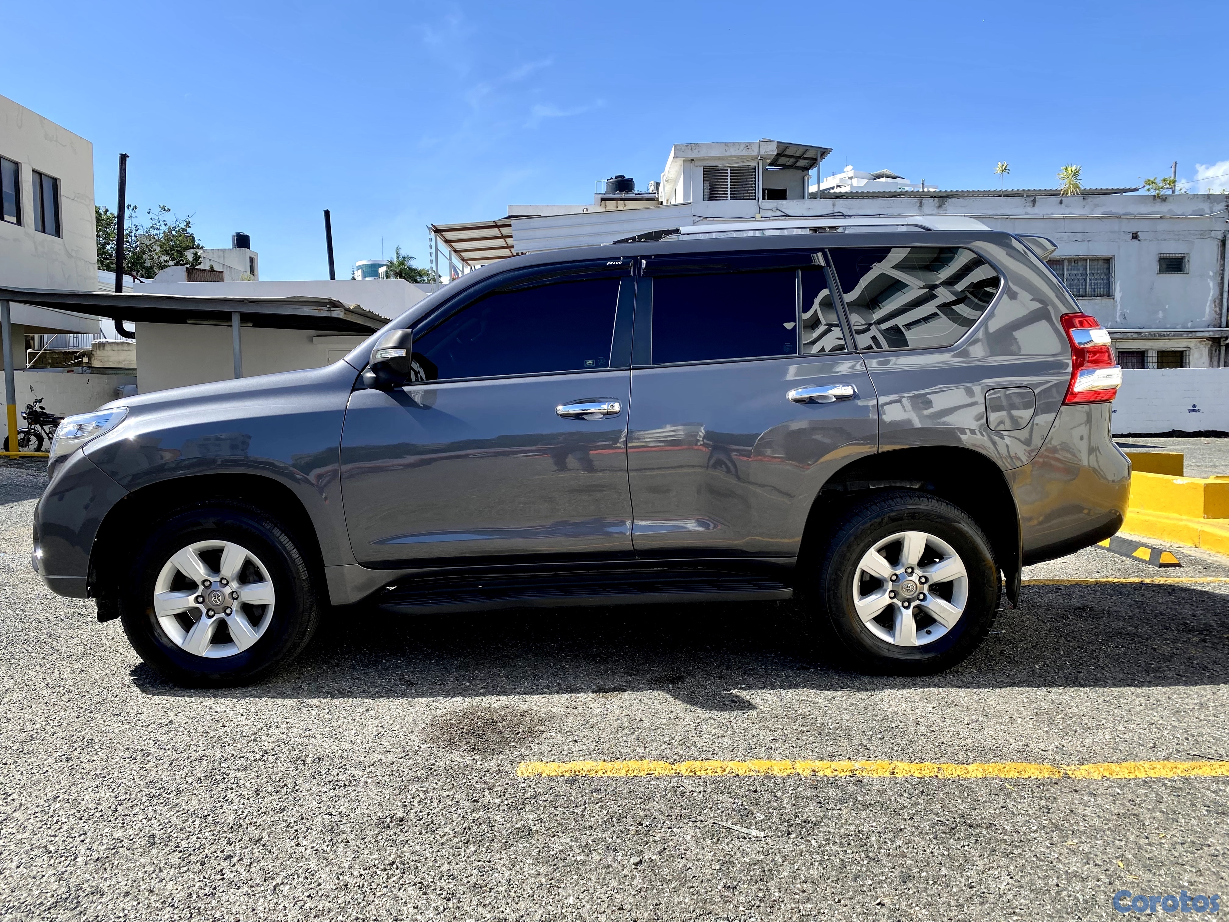 jeepetas y camionetas - Vendo mi Toyota Land Cruiser Prado 4x4  Año 2017   4