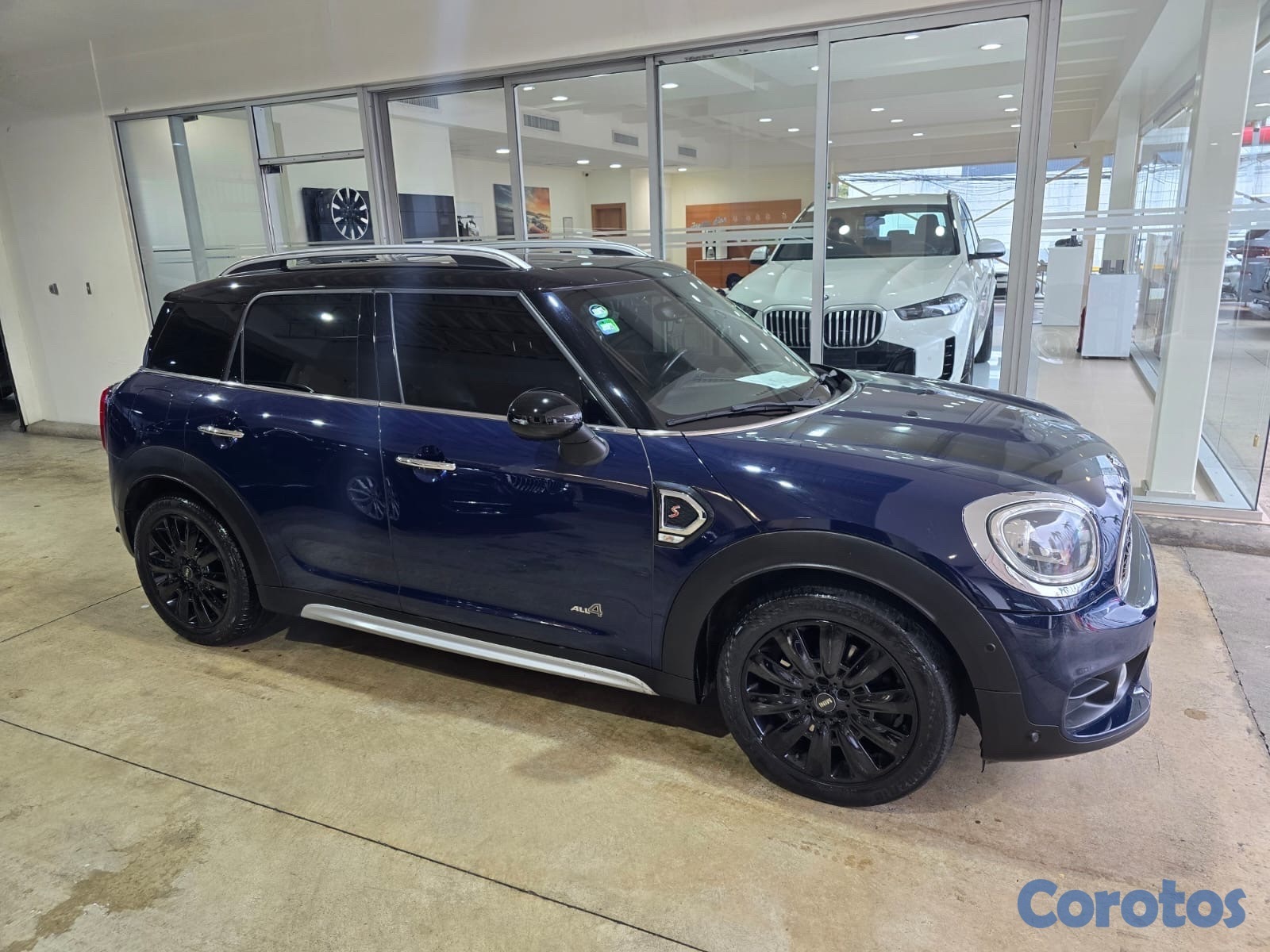 carros - MINI COUNTRYMAN COOPER S ALL 4 motor 2000 Año 2018
61,000 km  2