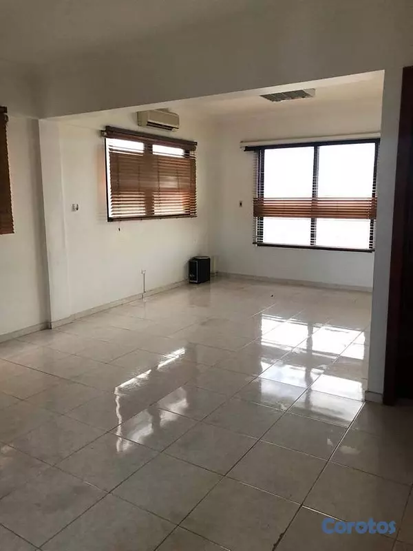 oficinas y locales comerciales - En Alquiler Locales en Lucerna Carretera Mella 3er nivel
 2