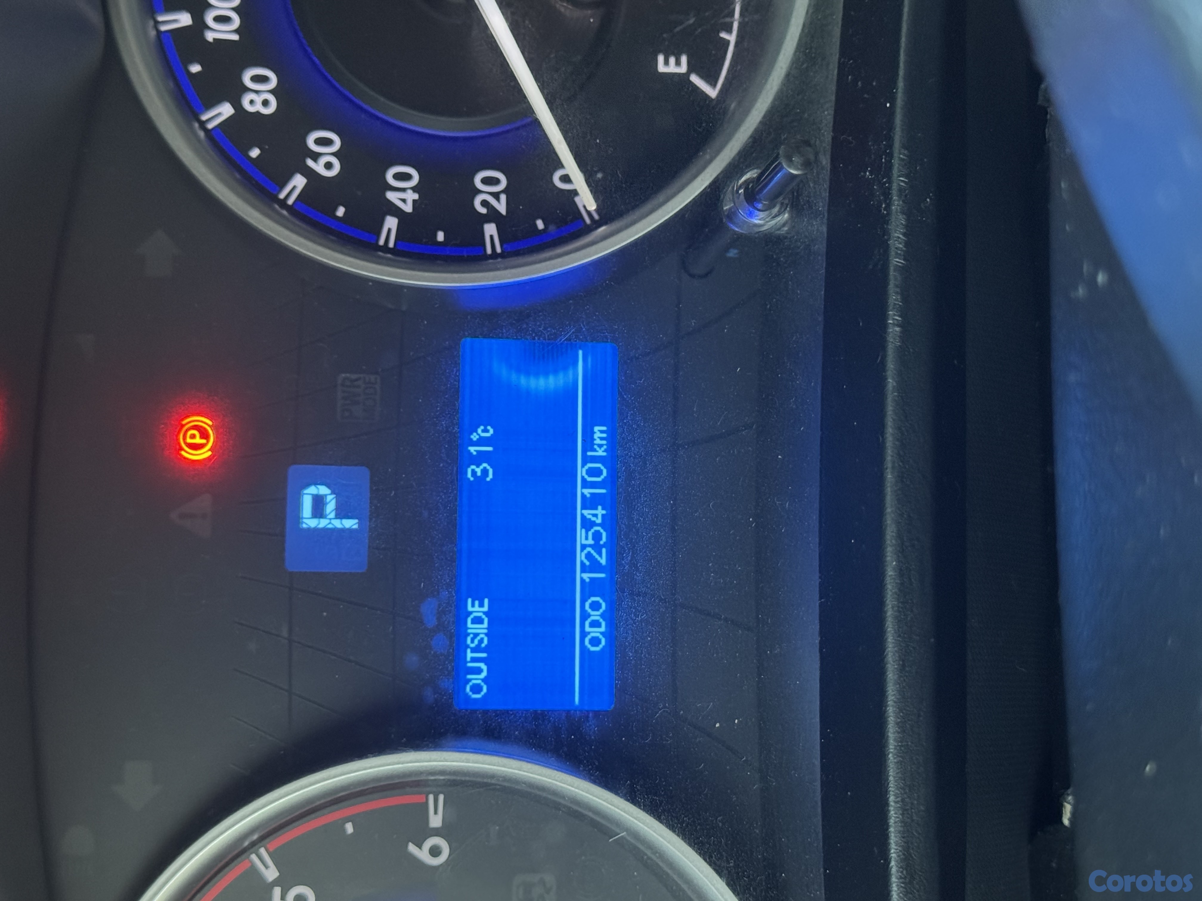 jeepetas y camionetas - Toyota hilux 2016 nueva  7