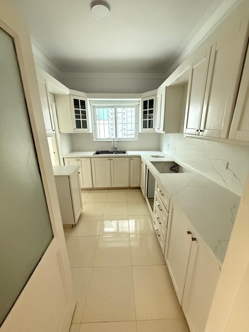 apartamentos - Se Renta Apartamento con opción a venta con amplio balcón ubicada en Naco DN 0