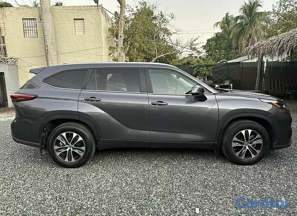 jeepetas y camionetas - Toyota higlander xle 2024 8