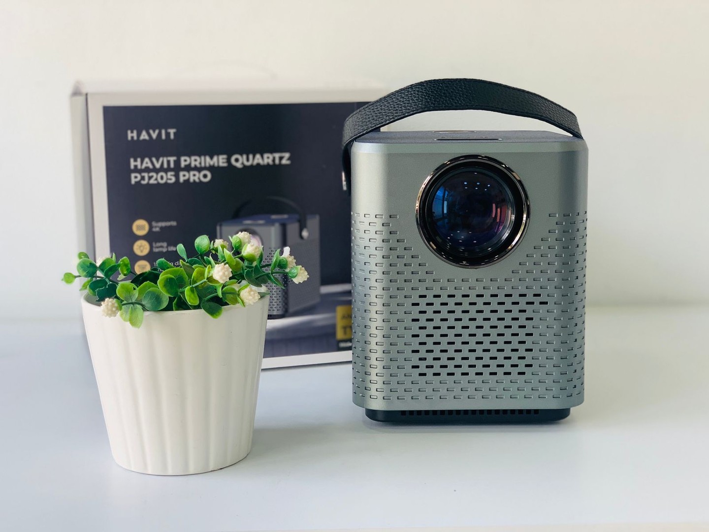 computadoras y laptops - Proyector portátil ,  Wifi , Bluetooth, hasta 150 plg , 4K  1