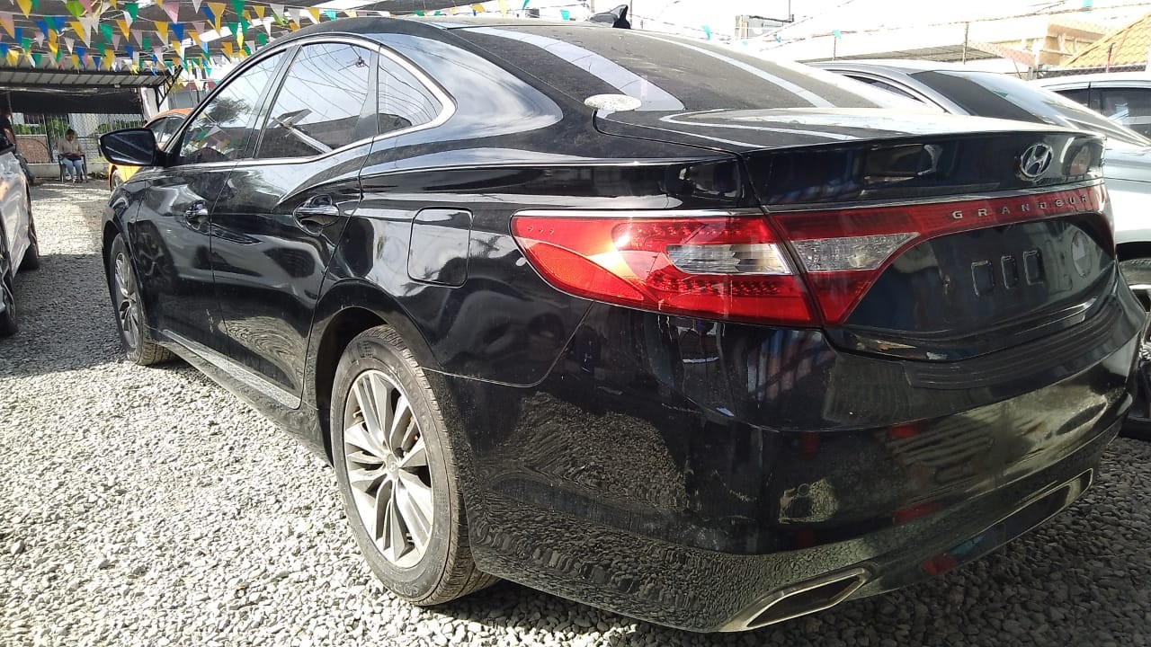 carros - GRANDEUR 2017 NEGRODESDE: RD$ 670,100.00 5