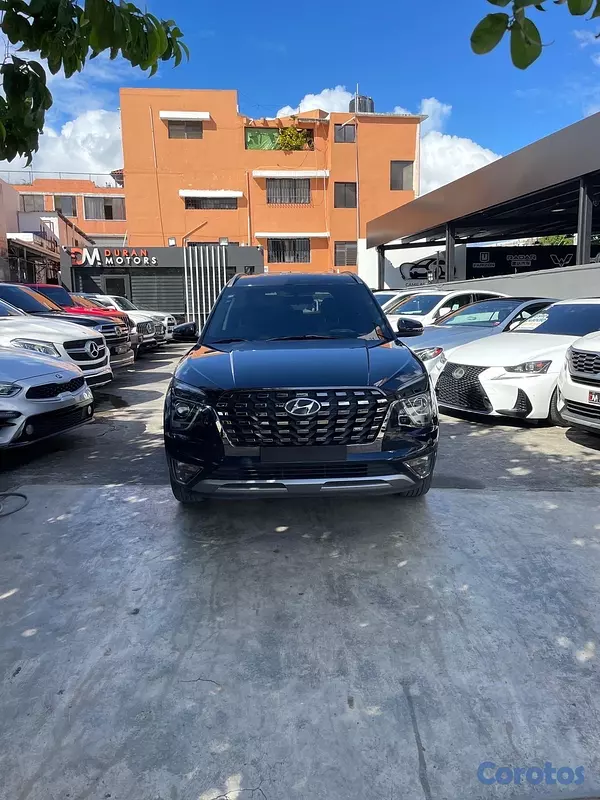 jeepetas y camionetas - Hyundai Cantus LUX 2023 3