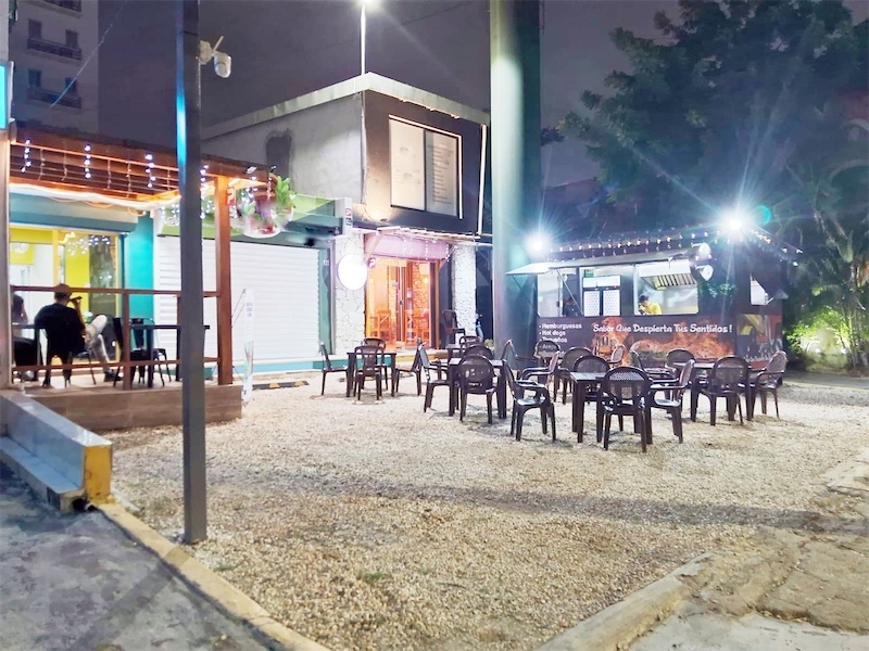 oficinas y locales comerciales - Locla tipo food truck en bella vista  5