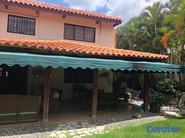 casas - venta de casa en cuesta hermosa 3 con piscina y 450mts Distrito nacional  8
