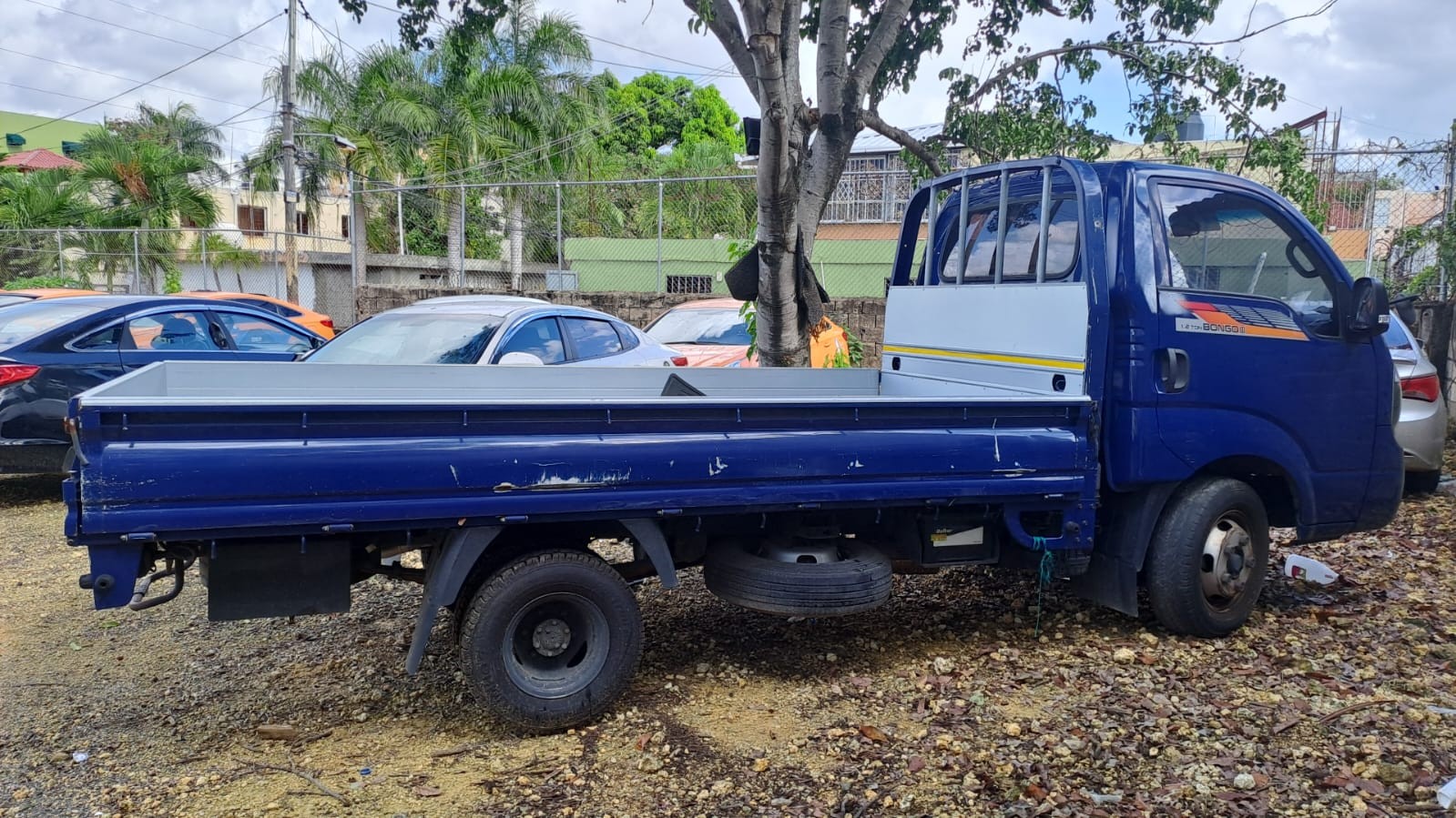 jeepetas y camionetas - KIA BONGO 2017 AZUL 2
