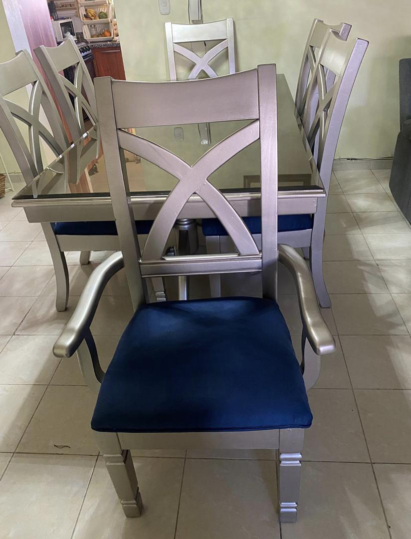 muebles y colchones - VENDO HERMOSO COMEDOR RECTANGULAR DE 6 SILLAS COMPRADO EN MUEBLES MONEGRO. 1