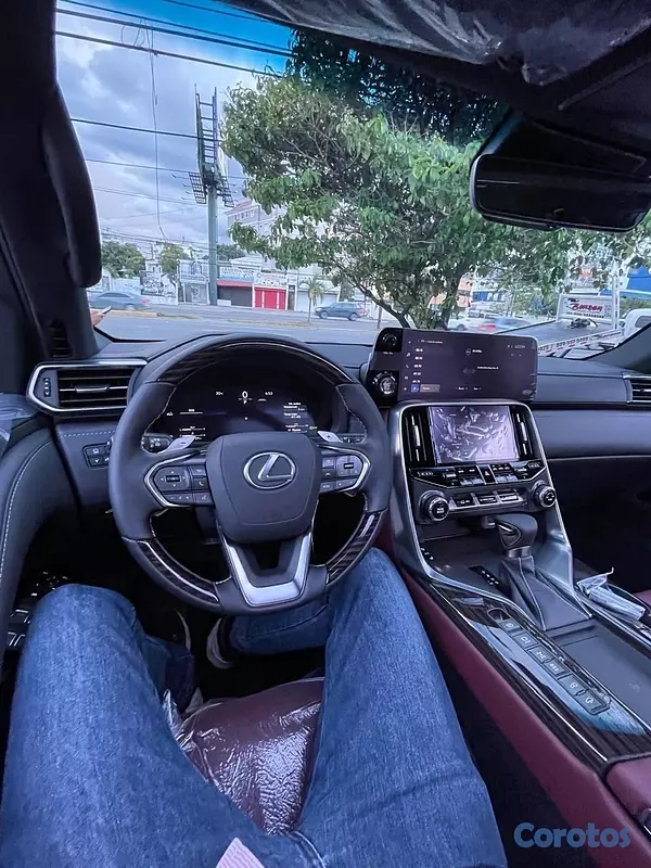 jeepetas y camionetas - Lexus LX-500D 2026 0KM 9