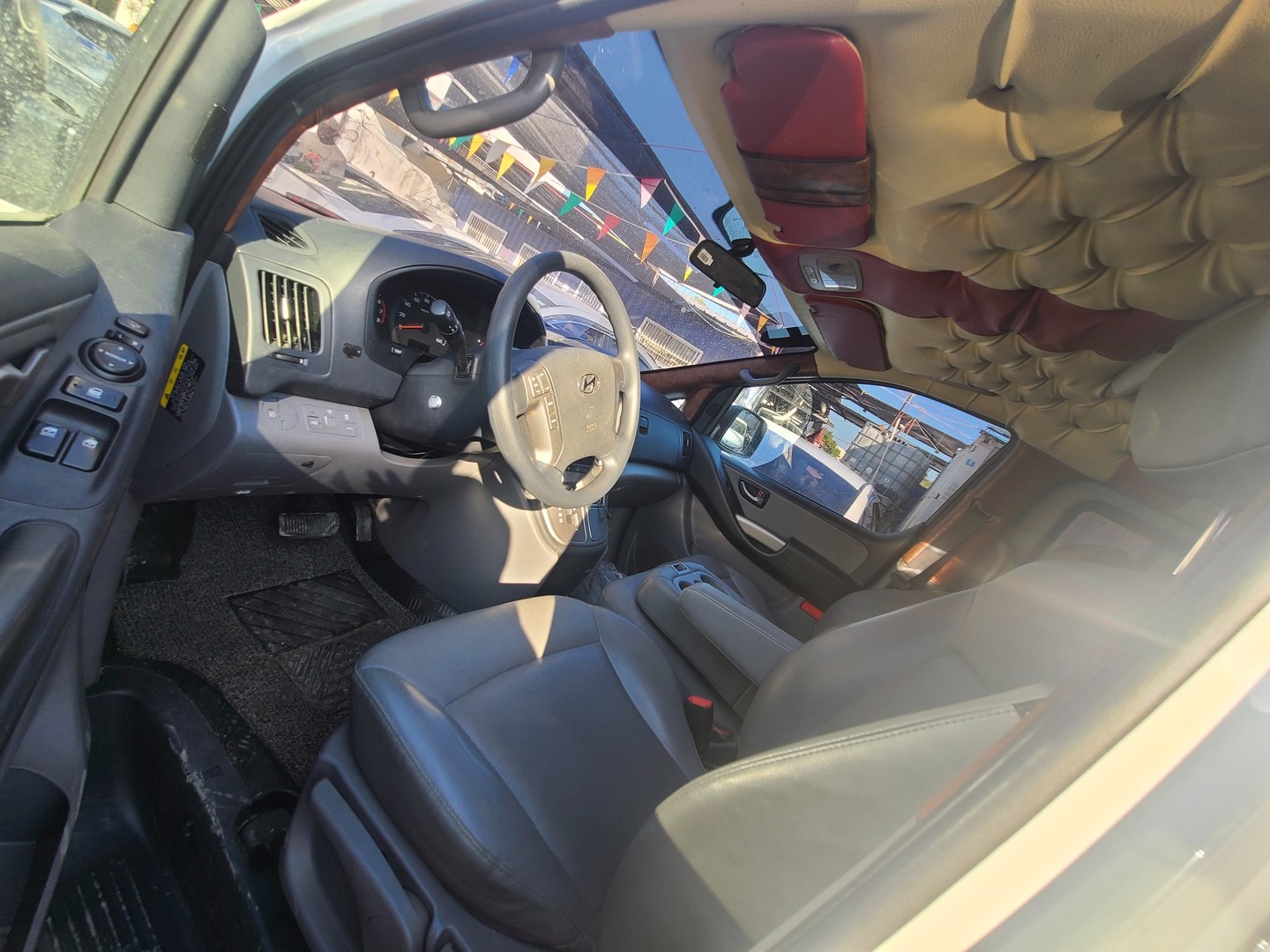 jeepetas y camionetas - HYUNDAI GRAND STAREX 2020 BLANCADESDE: RD$ 1,600.100 4