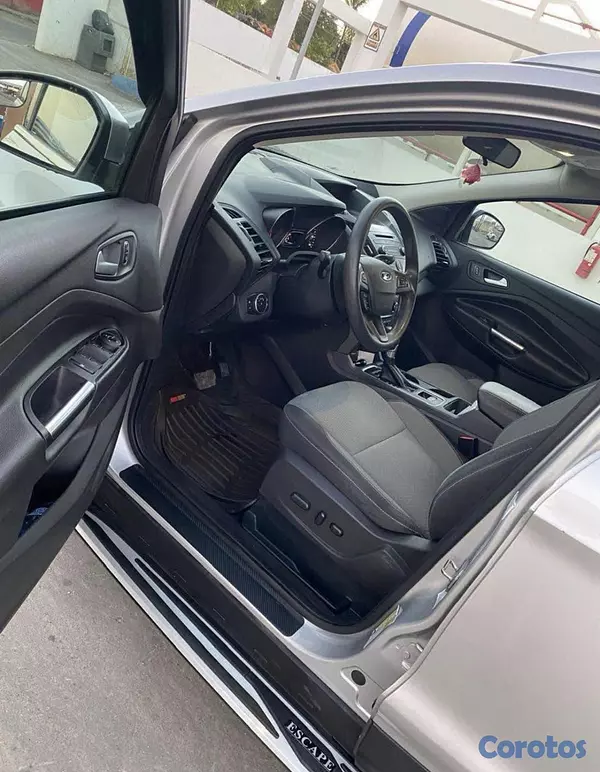 jeepetas y camionetas - Ford escape a la venta 4