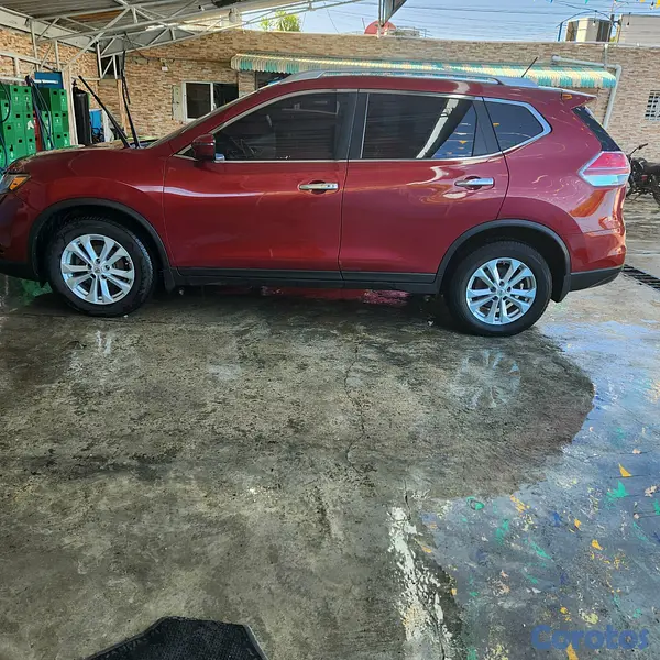 jeepetas y camionetas - Oferta Nissan Rogue Roja 10