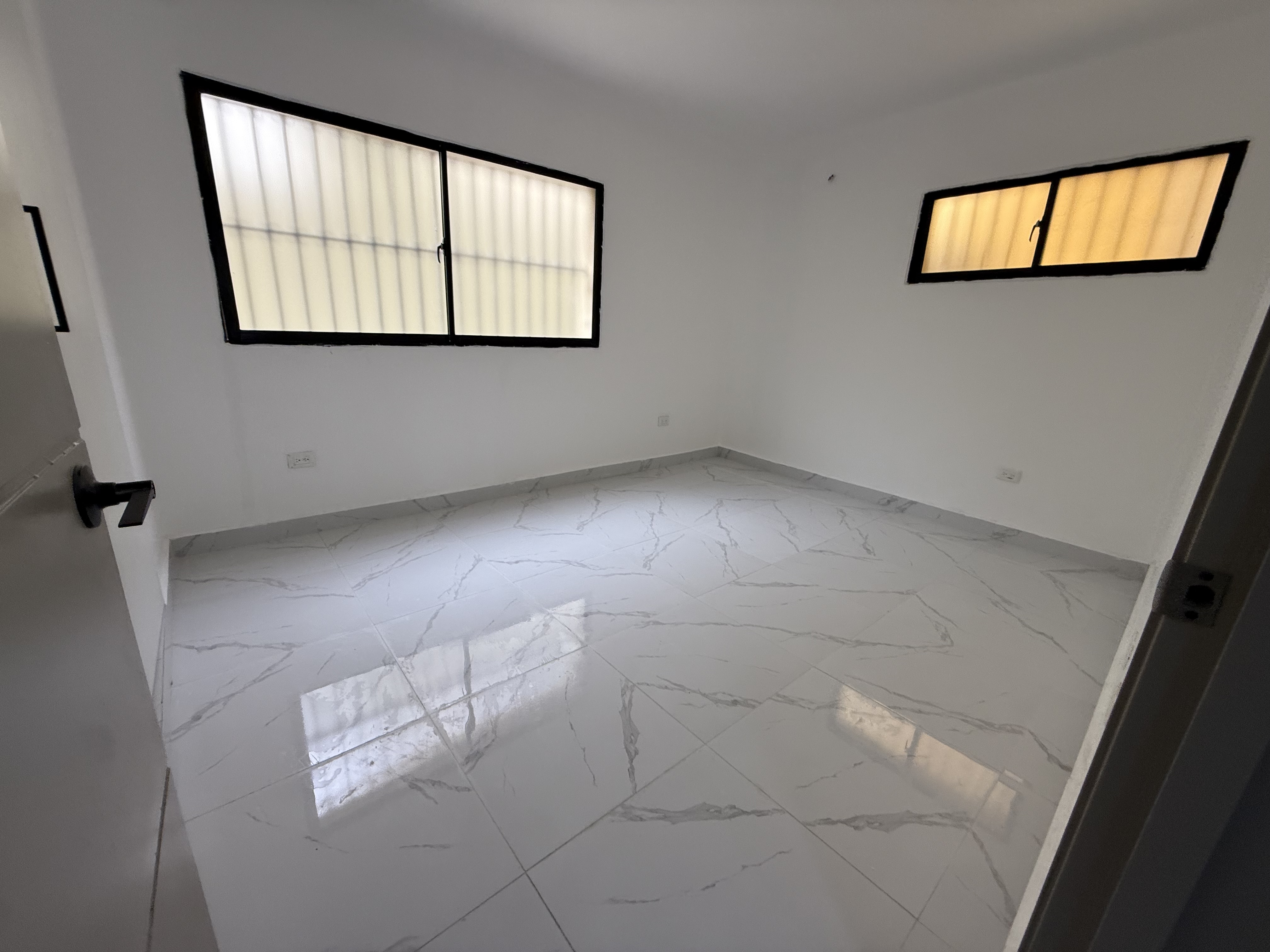 apartamentos - Vendo independencia klm 7 primer nivel 70 mtrs una 6