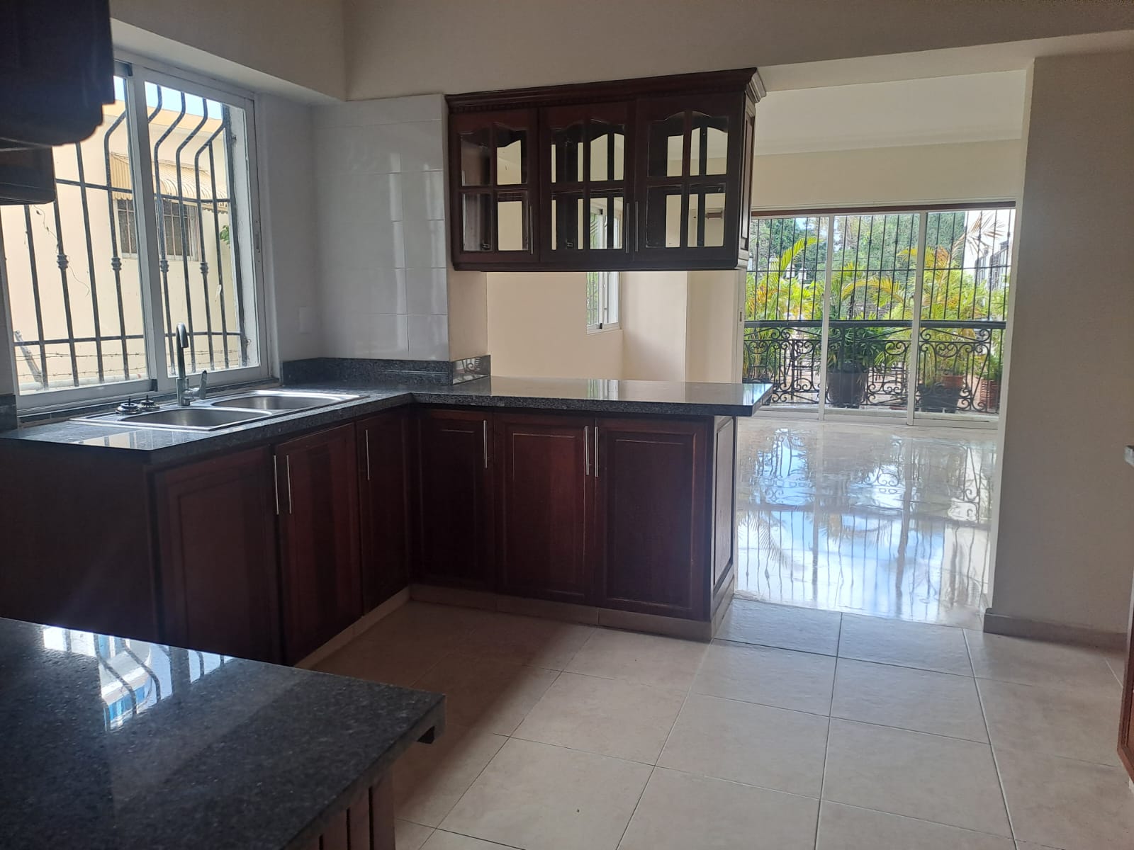 apartamentos - Alquilo Apartamento 2do piso   Urb. Real 