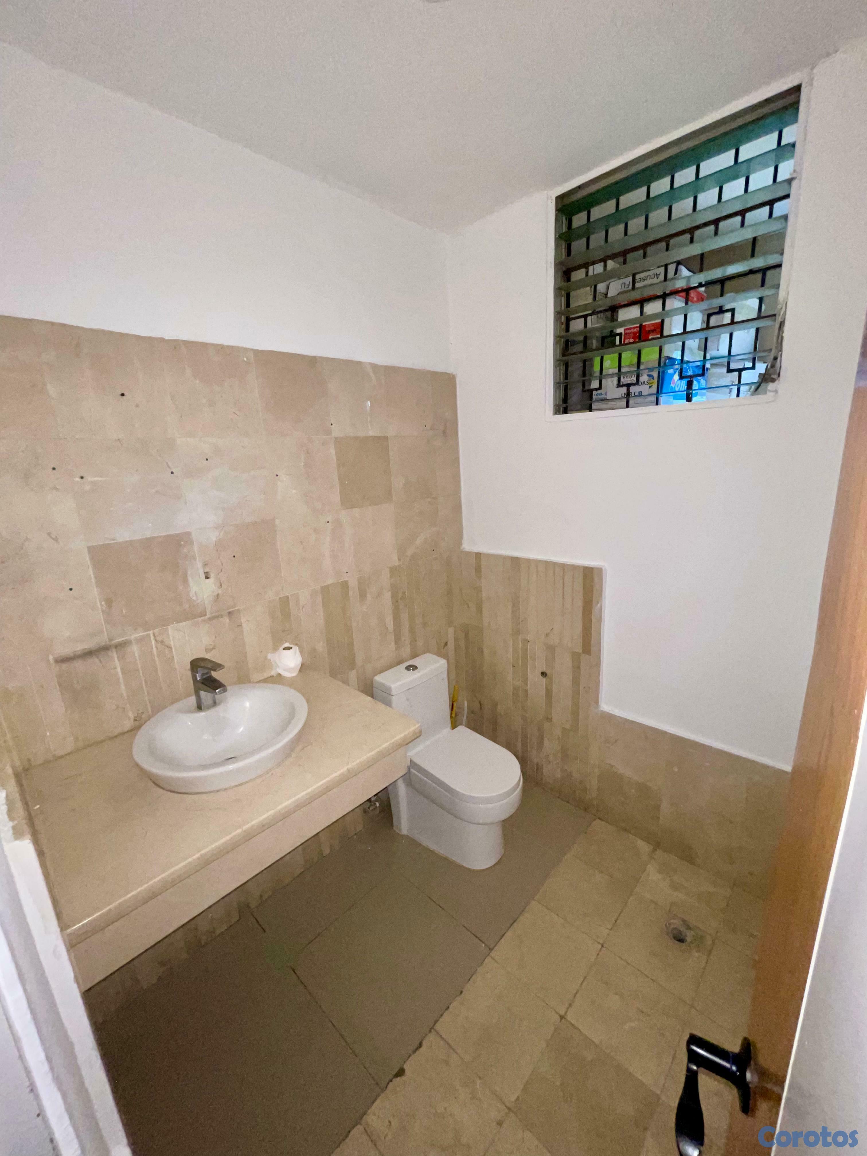 oficinas y locales comerciales - SE ALQUILA LOCAL COMERCIAL – EVARISTO MORALES 2