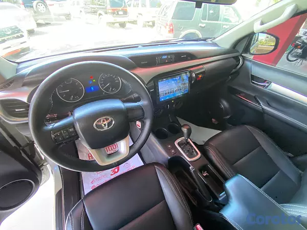 jeepetas y camionetas - Toyota Hilux 2020 4x4 diesel automática  6