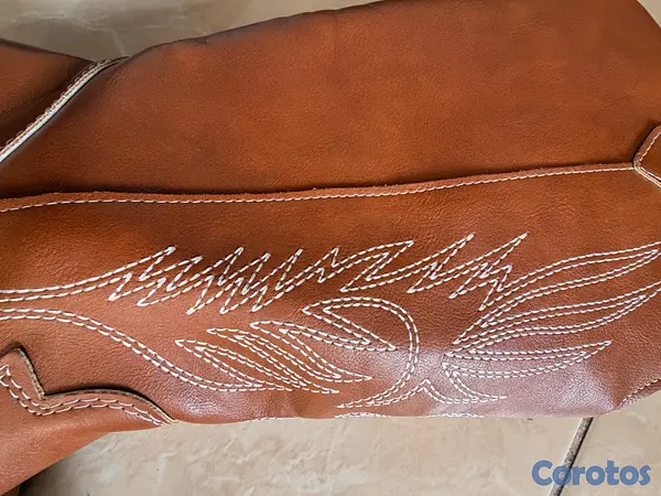 zapatos para mujer - Botas de mujer  en talla 40. Color marrón con un   2