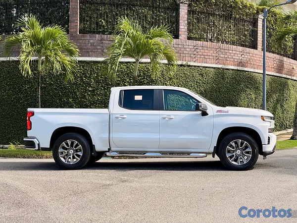jeepetas y camionetas - Chevrolet Silverado RST DURAMAX 2020 8