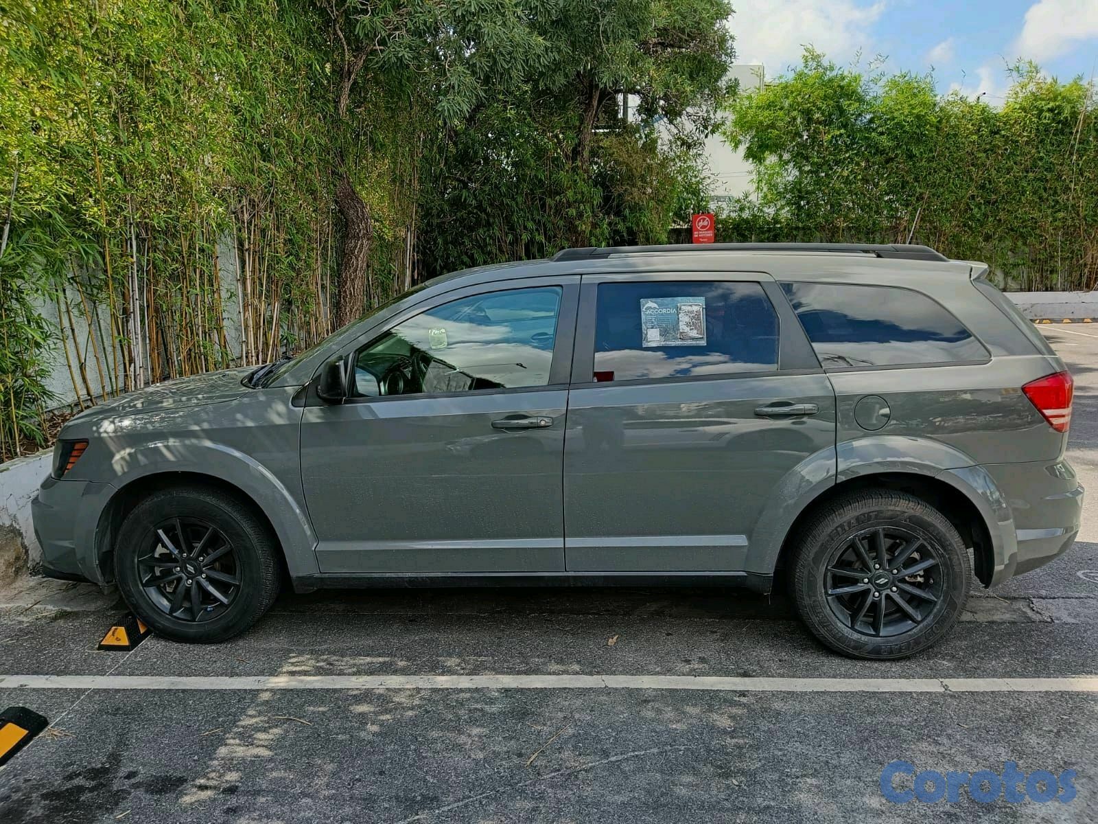 jeepetas y camionetas - Dodge Journey 2020 4x2, 2400 cc, capacidad 7 pasajeros 2