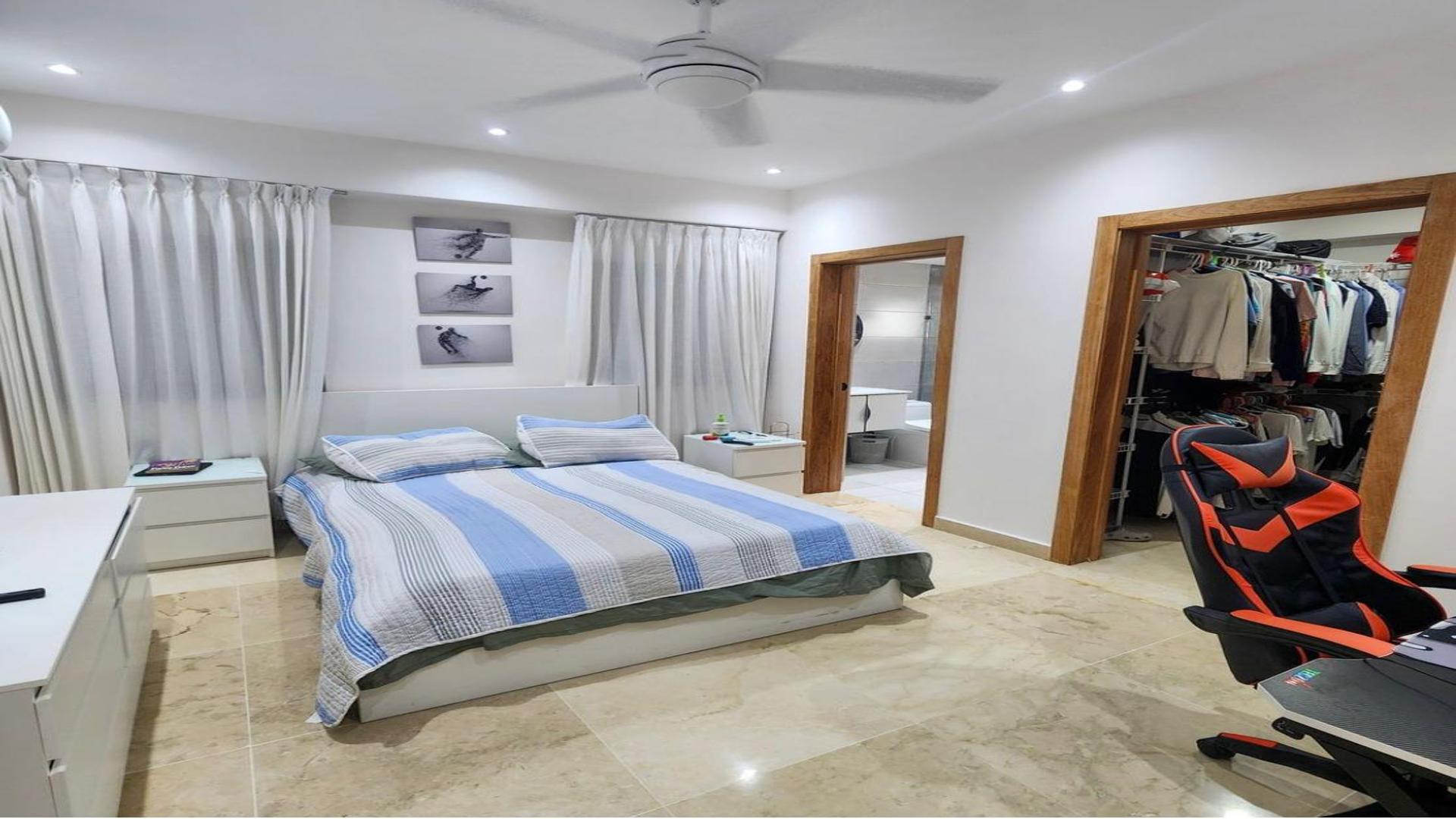 casas - Vendo amplia casa en Arroyo Hondo viejo 317 m2 , 2 niveles 2