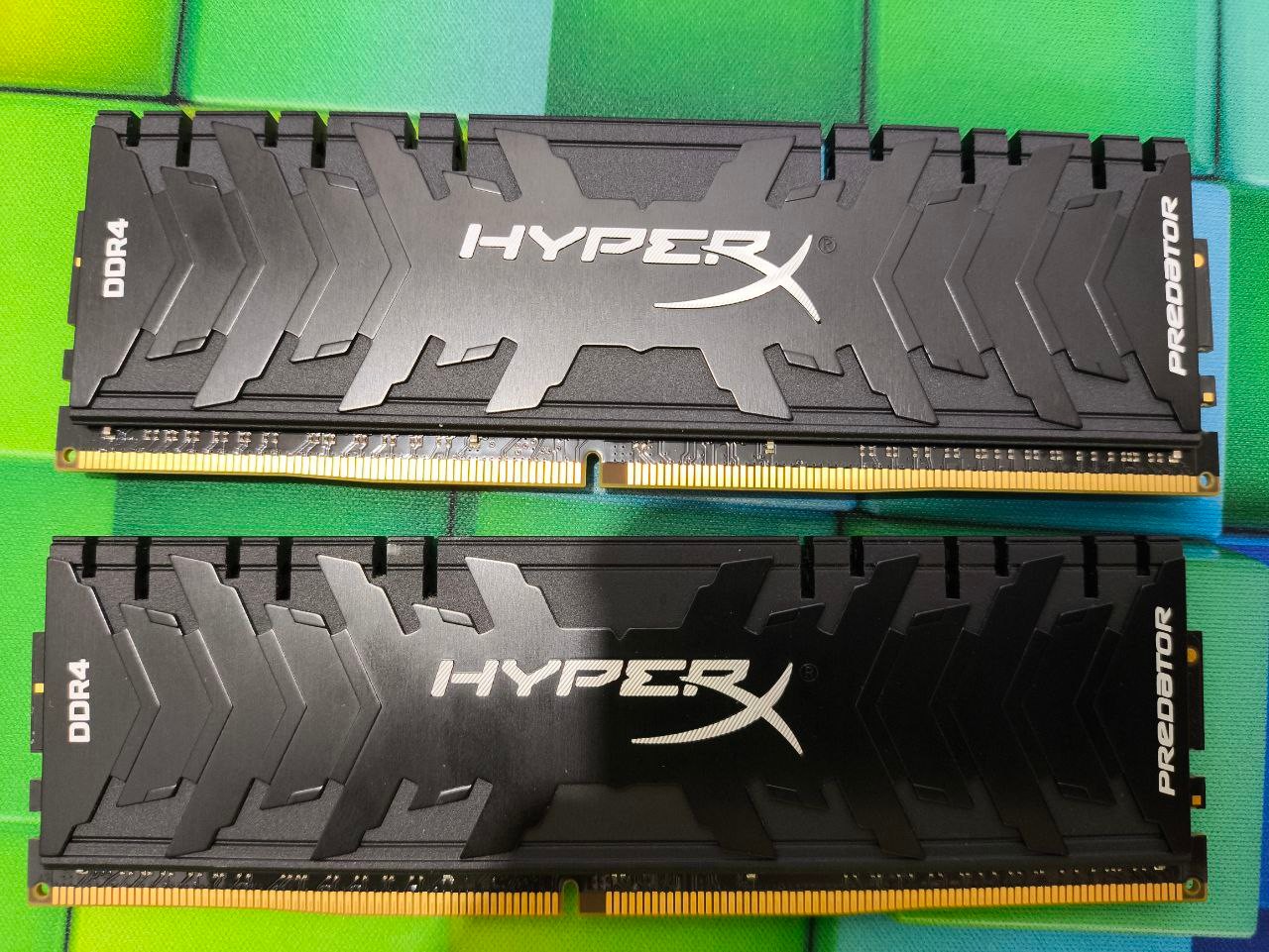 computadoras y laptops - Memoria RAM DDR4 Kingston HyperX Predator 2400MHz-CL12