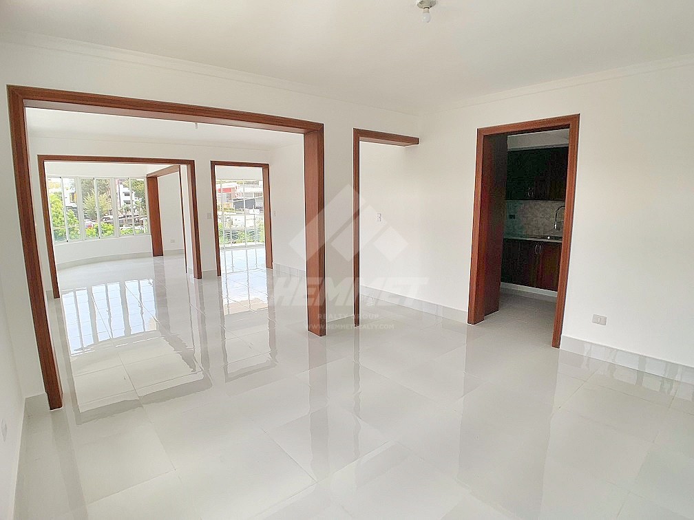 apartamentos - MODERNO 3ER NIVEL CON ELEVADOR PROXIMO AL SUPERMERCADO BRAVO SANTIAGO  0