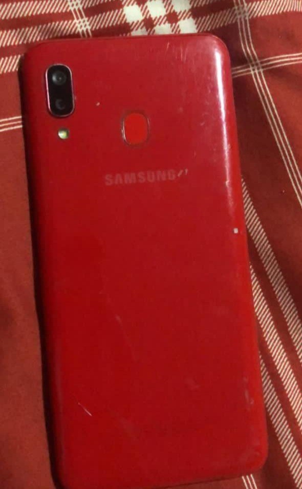 celulares y tabletas - Samsung A20
$9500