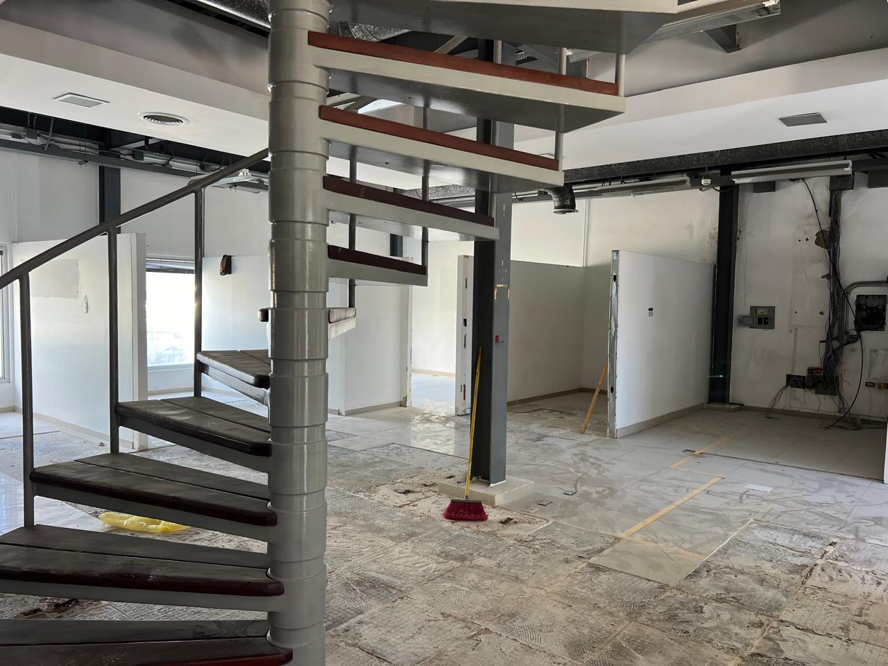 oficinas y locales comerciales - Alquilo Nave 1,038 Mts en Santiago de los caballer 1