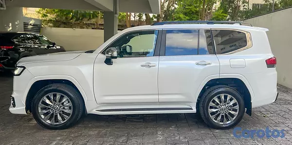 jeepetas y camionetas - Toyota Land Cruiser VXR 2026 5