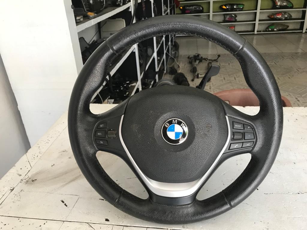 accesorios para vehiculos - Vendo Volante Para BMW 328 AÑO 2013 GUÍA COMPLETO