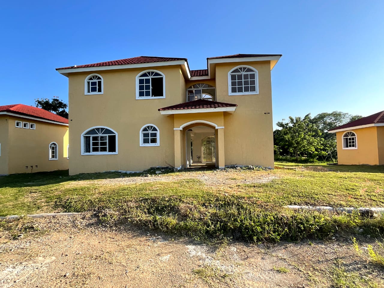 casas vacacionales y villas - VILLA ESPACIOSA EN VENTA EN  MAIMON, PUERTO PLATA. 4