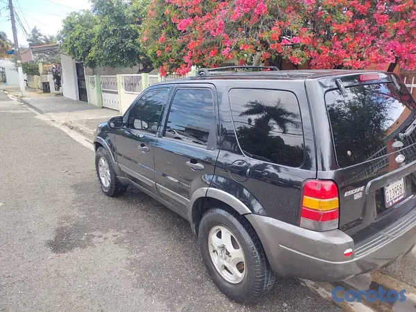 jeepetas y camionetas - Ford Escape 2005  6
