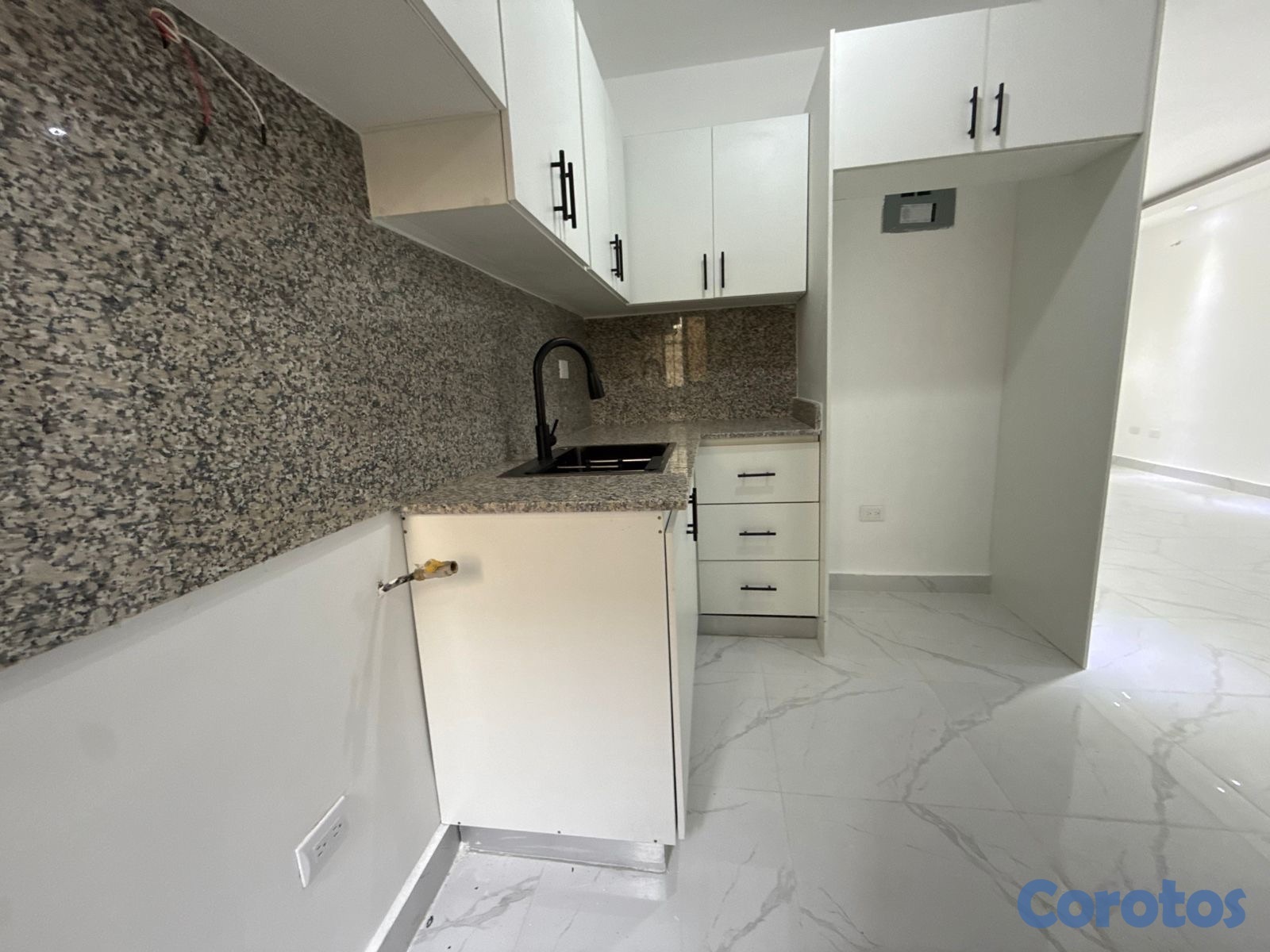 apartamentos - vendo independencia varios niveles una habitación baño parqueo área de lavado  8