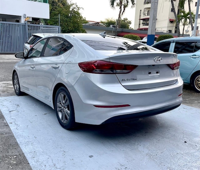 carros - Hyundai Elantra SEL 2018 3