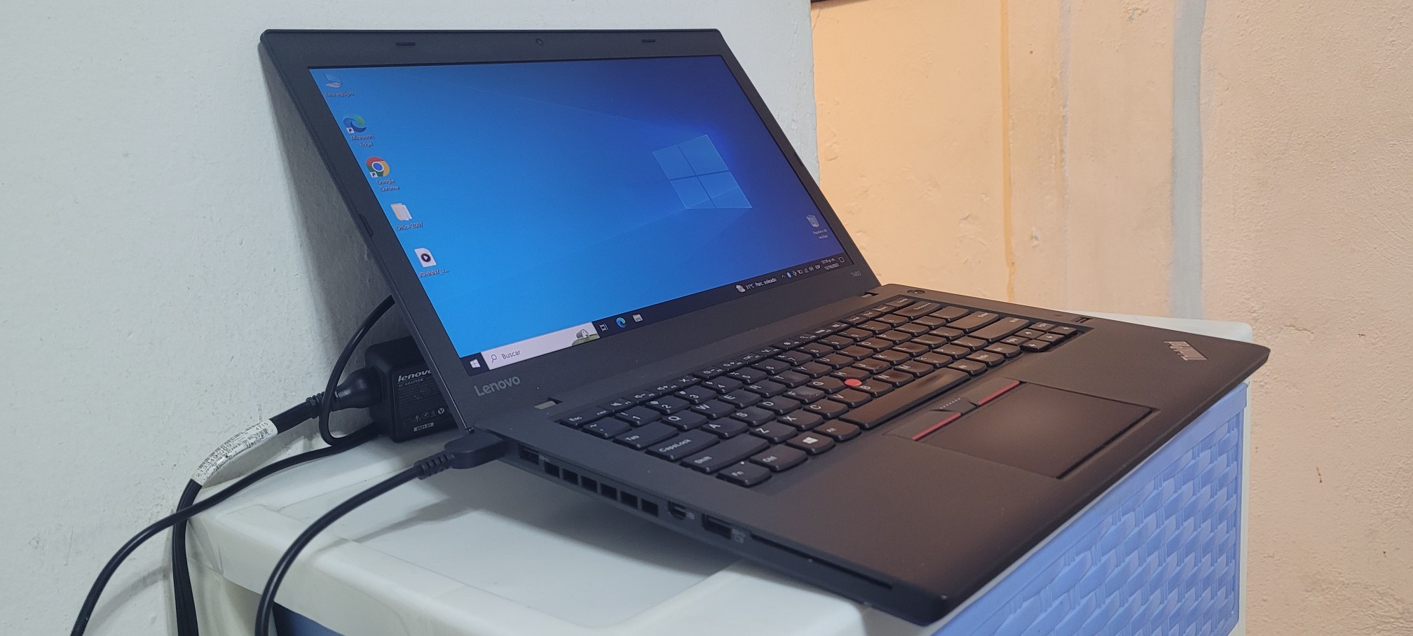 computadoras y laptops - Lenovo thinKpad T460 14 Pulg Core i5 6ta Ram 8gb DDR4 Disco SSD 256GB WIFI 1