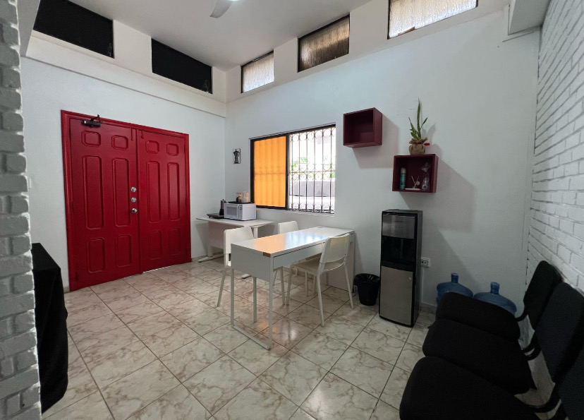 oficinas y locales comerciales - se alquila casa  8