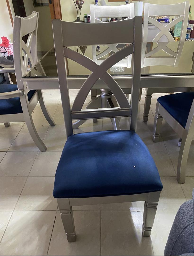 muebles y colchones - VENDO HERMOSO COMEDOR RECTANGULAR DE 6 SILLAS COMPRADO EN MUEBLES MONEGRO. 2