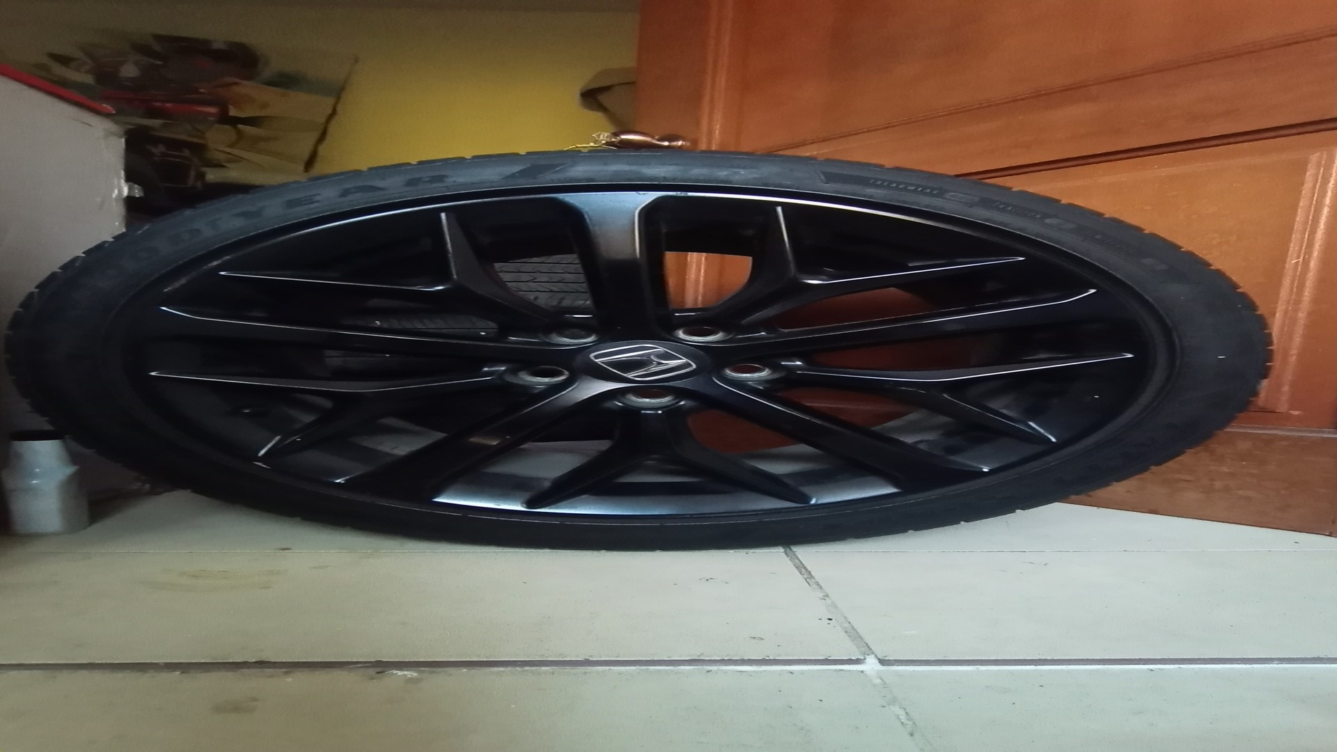 accesorios para vehiculos - Honda civic Aros ,original honda , del SI del 2020 , juego de gomas con su aros 