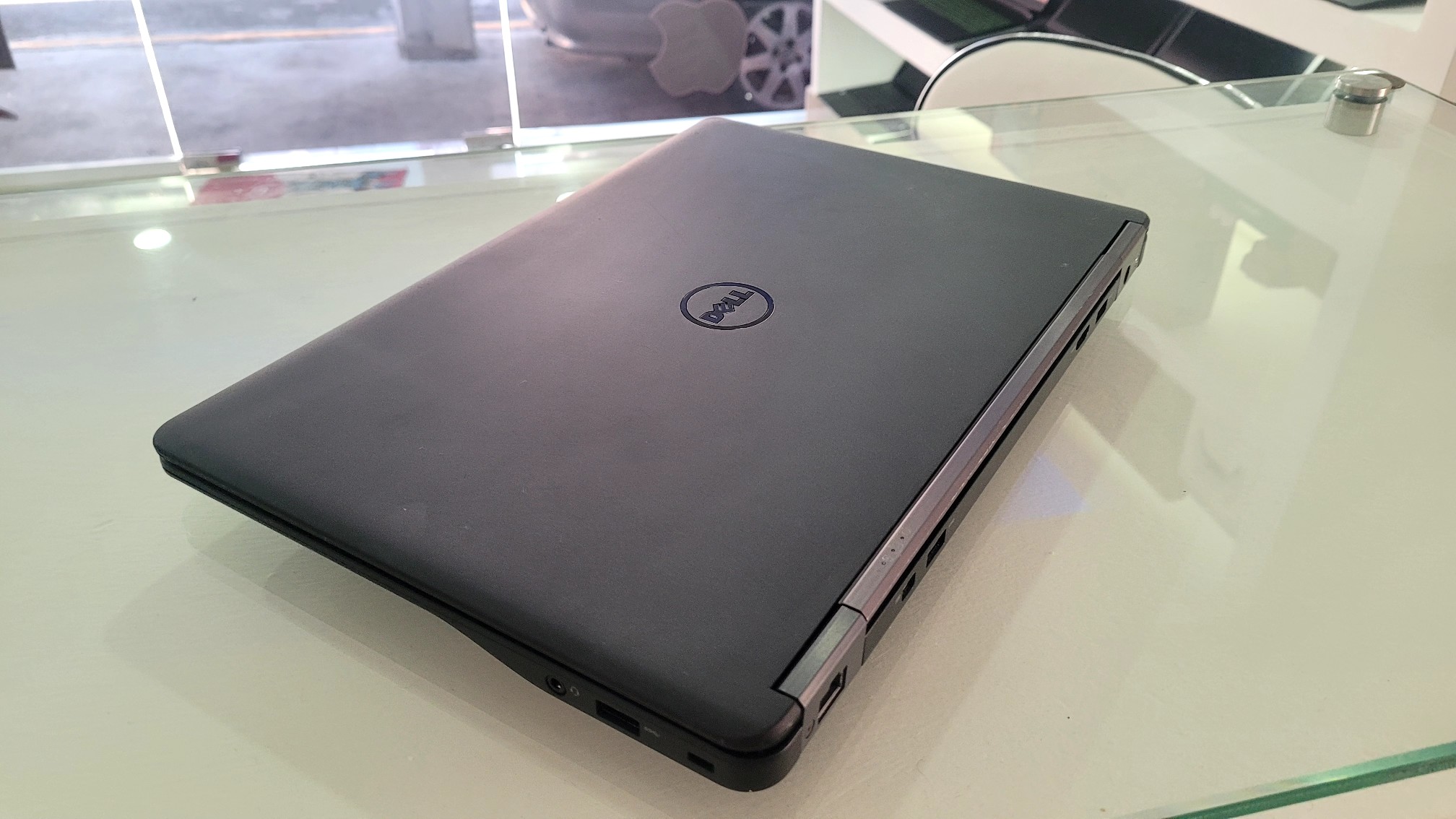 computadoras y laptops - Dell Slim 14 Pulg Core i7 2.8ghz Ram 8gb Disco 128gb hdmi  2