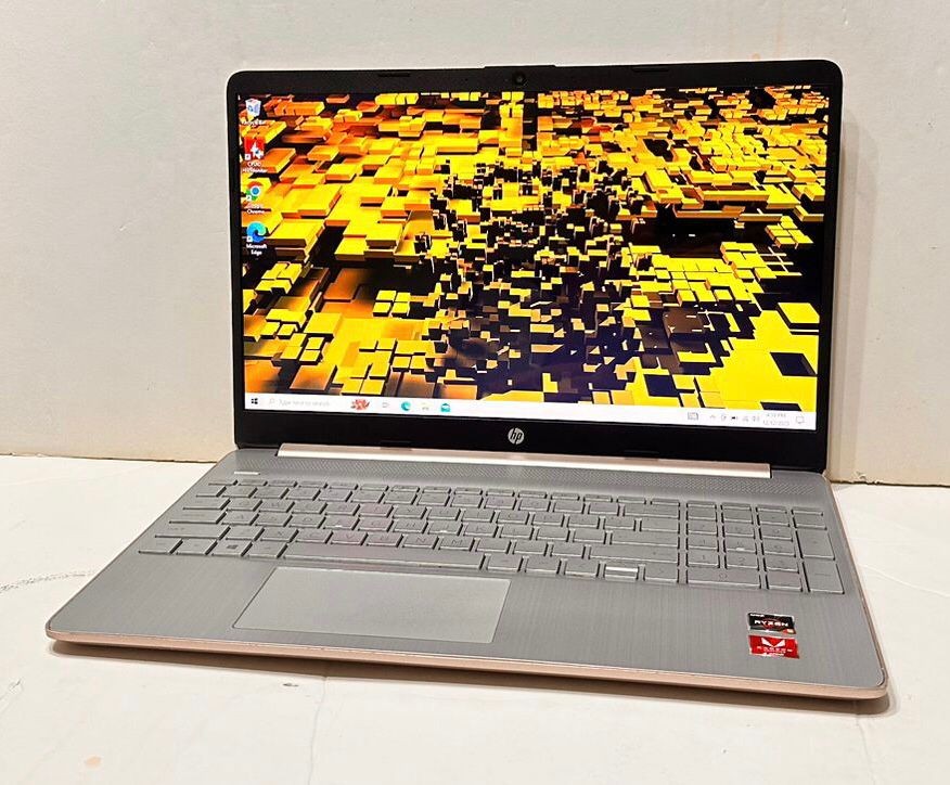 computadoras y laptops - Laptop HP 15 Rose Gold, 15,6” HD, Ryzen 5 3500U, 16GB RAM Ddr4, 256GB Ssd. Vega 