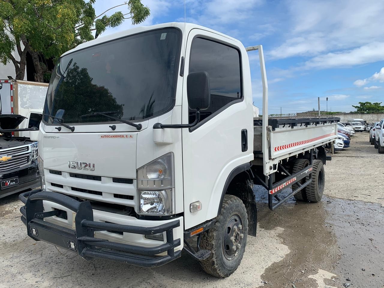 camiones y vehiculos pesados - Isuzu NPS 2019