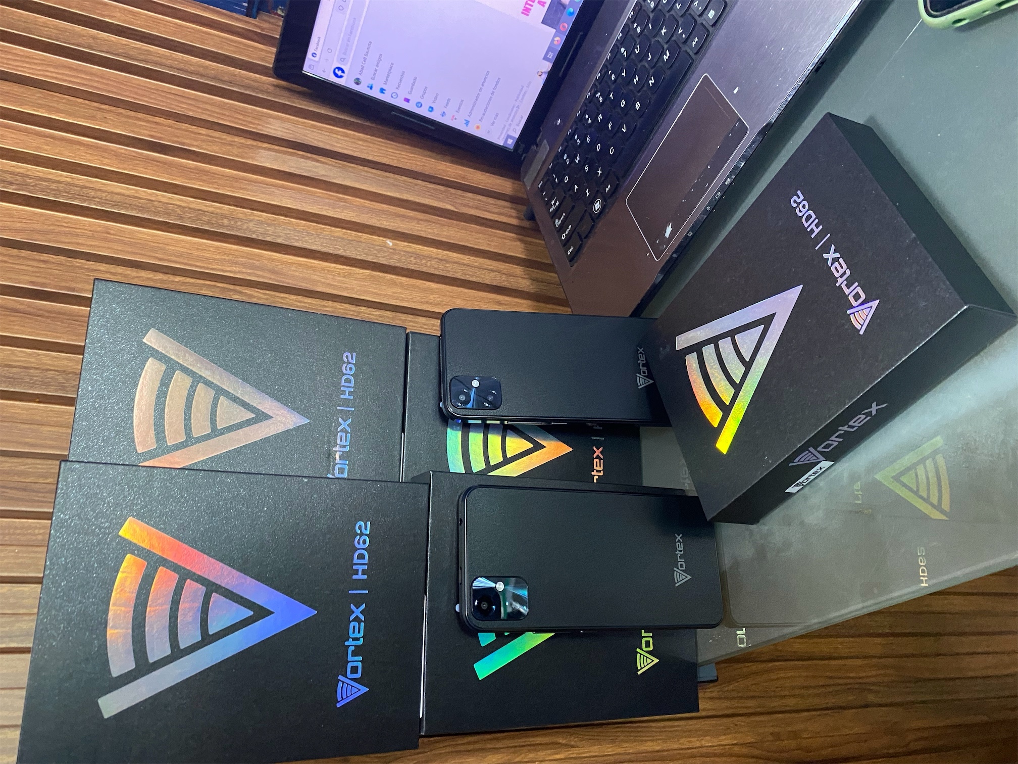 celulares y tabletas - Vortex HD62 32GB dual sim 0