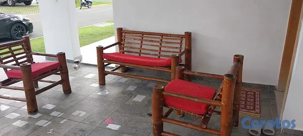 muebles y colchones - Juego de sala en madera (tipo bambú) con cojines – 2