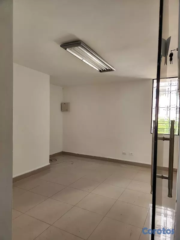 oficinas y locales comerciales - hermoso local en renta  4