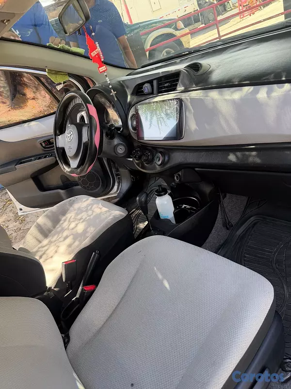 carros - Toyota vitz  5
